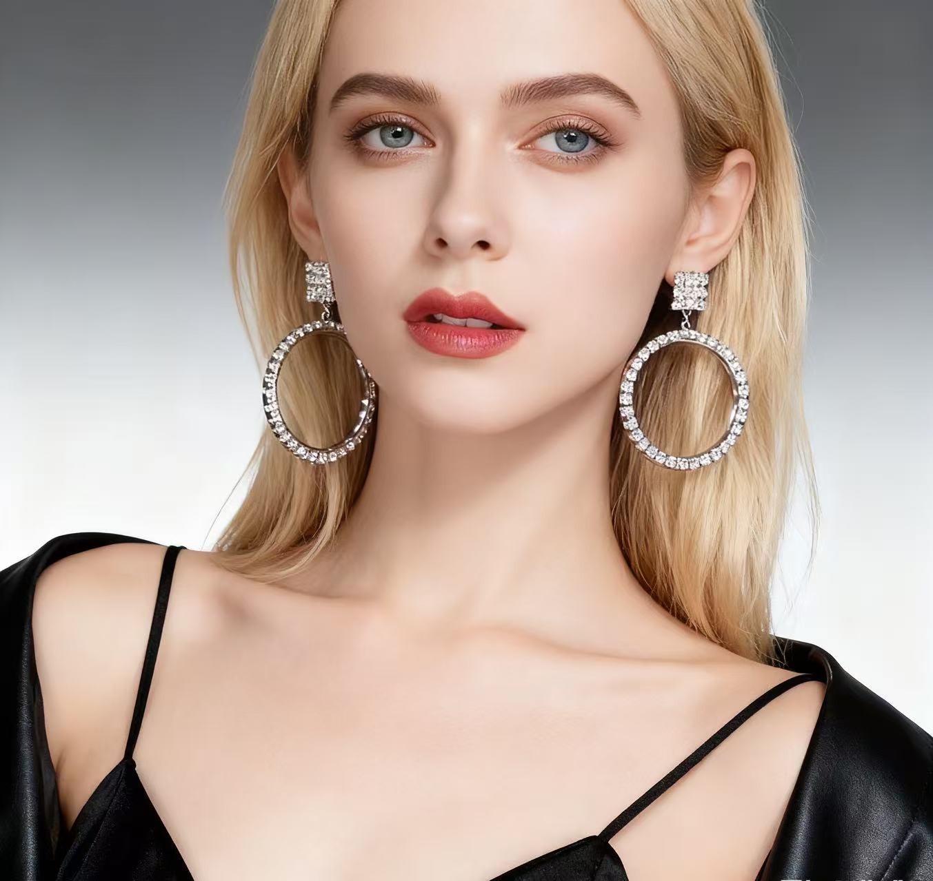 Rhinestone hoop silver needle earrings