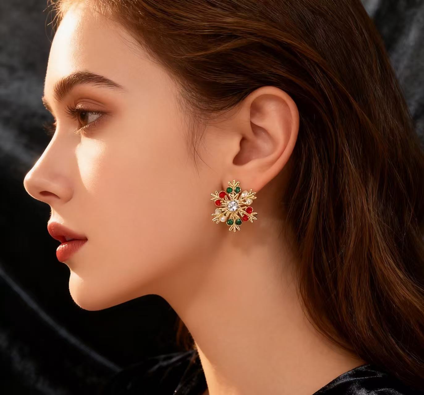 Christmas jewelry diamond snowflake earrings light luxury high-end fashion creative pearl earrings for women