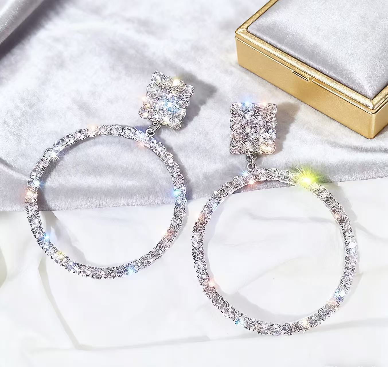 Rhinestone hoop silver needle earrings