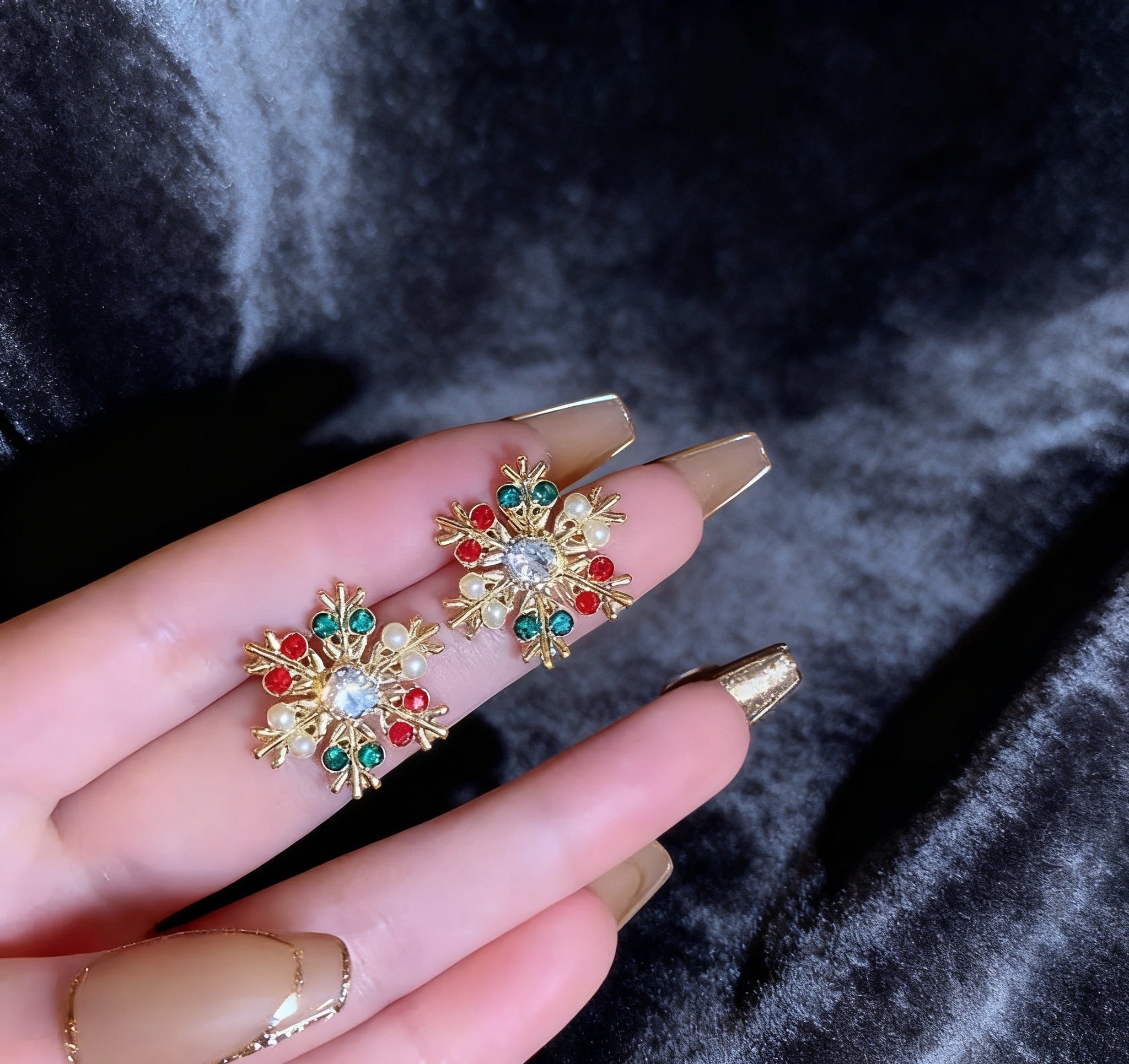 Christmas jewelry diamond snowflake earrings light luxury high-end fashion creative pearl earrings for women